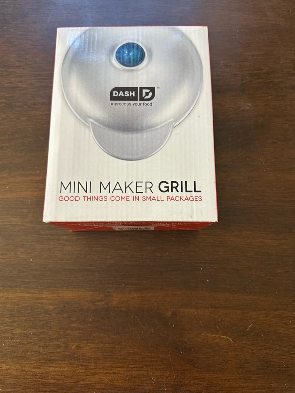 Dash Mini Maker Grill - White and Red Packaging